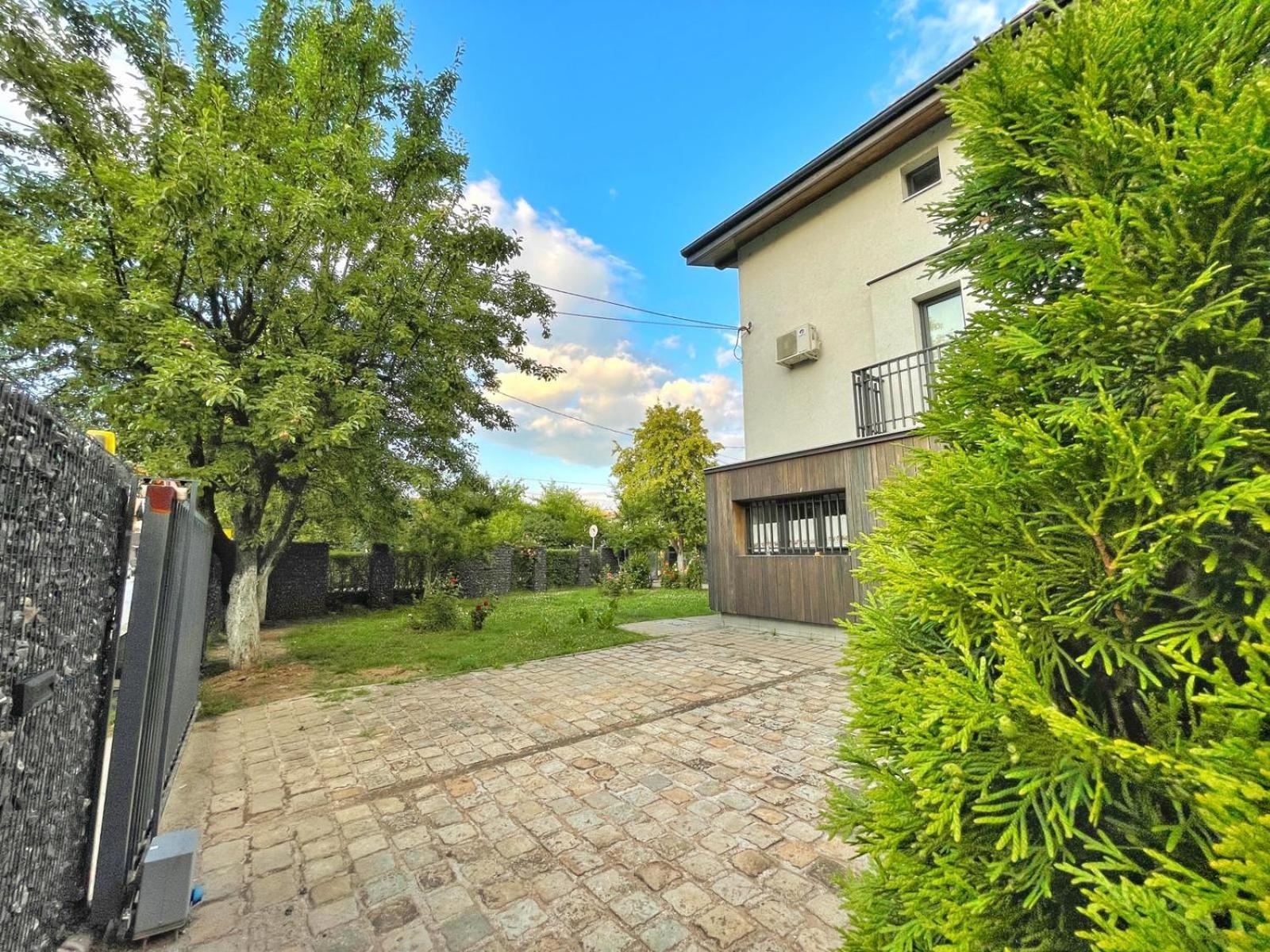 Bb Villa *